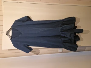 Klänning från Monki  - Härlig denimklänning