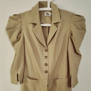 Blazer klänning  - Kavaj klänning från Nakd ny 