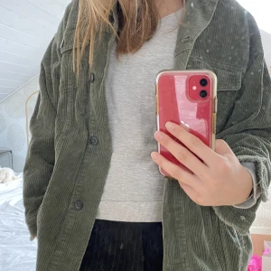 Zara overshirt - Overshirt i Manchester från Zara, super fin färg nu till våren