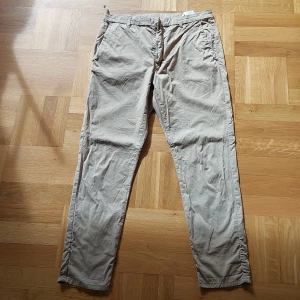 Hope unisex byxor beige - Byxor i fint skick