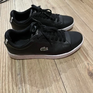 Lacoste skor  - Andvända några gången 