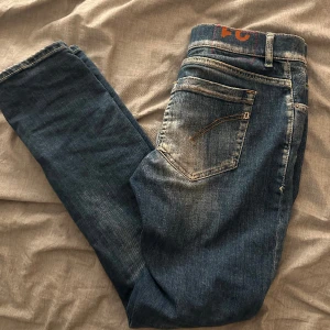 Dondup George Blå - Köpta på United Fashion i gbg. Nypris:- 3299kr. Skick 10/10