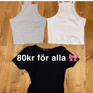 Ginatricot & BikBok - 3st super fina somriga toppar! ☺️ Knappt använda och i fint skick!  Den grå & vita toppen är från Gina och den svarta är från BikBok! Alla är storlek S förutom den svarta toppen som är en XS!