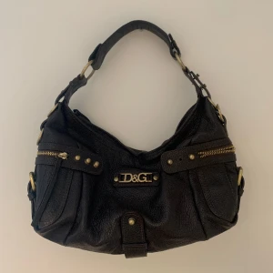 Vintage handväska  - Såå fin Dolce&Gabbana handväska (antagligen inte äkta!) 🙏🏼⭐️