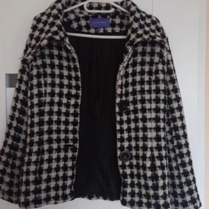 Jacka    - Så snygg jacka i mycket bra skick! 