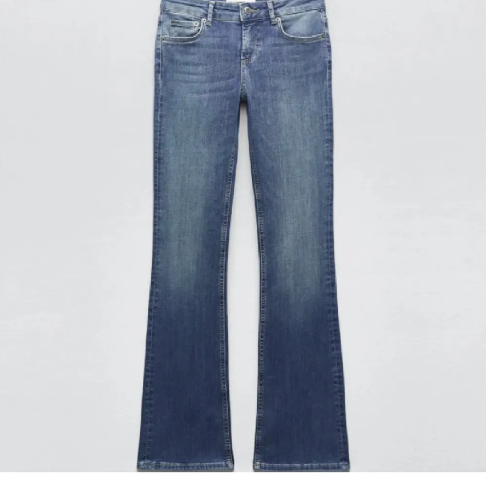 Fina jeans, säljer då de för små. Jeans & Byxor.