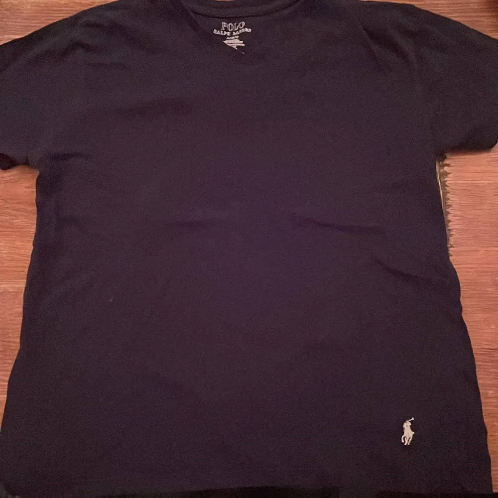 Polo Ralph Lauren T-tröja (T-shirt) 9.5/10 skick Använd 1 gång. T-shirts.