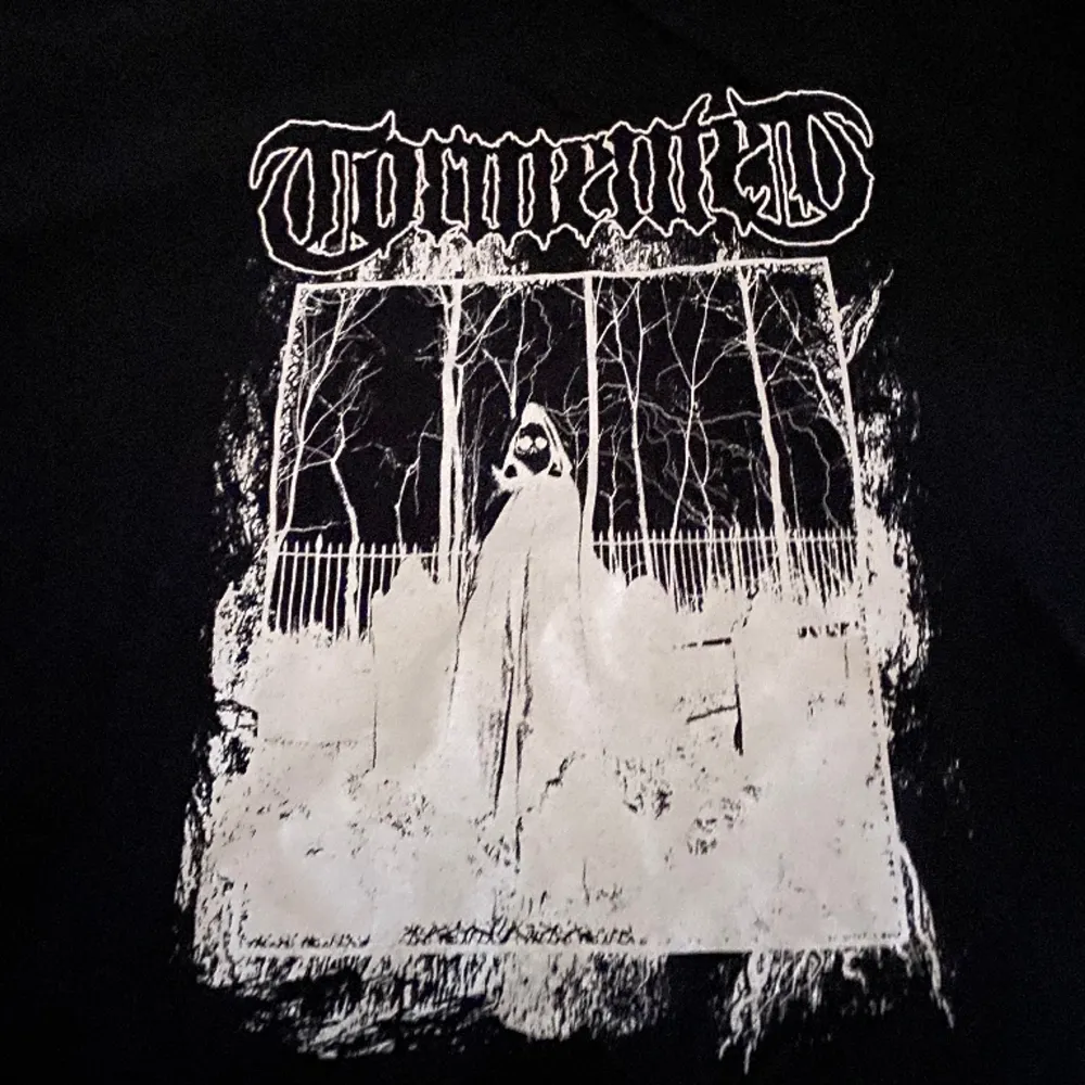 As fet tormented t shirt. Heavy cotton.  Priset går att diskuteras.. T-shirts.