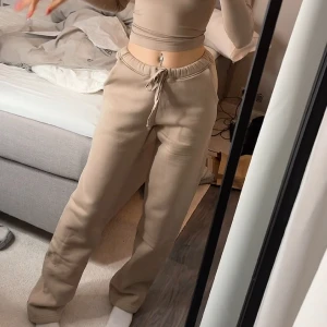 Oanvända mjukisbyxor LXA - Oanvända mjukisbyxor från LXA, lapp & ordinarie förpackning finns kvar! Strl xs passar även S 🥰