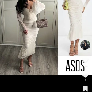 Jag söker denna klänning, köper den direkt om nån har den!!! - Söker klänningen på bilden, köper den direkt om nån skulle sälja den!