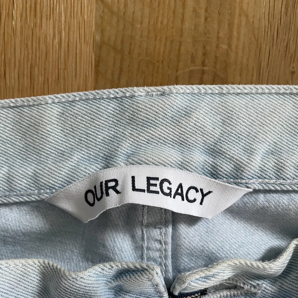 Our legacy jeans köpta på Herr Judit, nice casual passform 2d cut  Perfekt kondition. Jeans & Byxor.