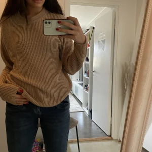 Stickad tröja - Storlek S 150kr