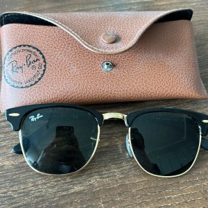 Ray Ban solglasögon  - Ray Ban Bra skick9/10 Bra till sommaren☀️ 