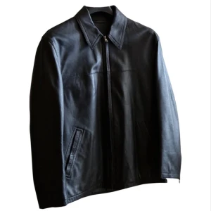 Vintage skinnjacka - Jag har strl 38 och denna är lite oversized. Köpte vintage men ser ut som ny. Ursprungs pris vintage: 2000kr