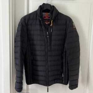 Parajumpers jacka - Väldigt bra skick, sparsamt använd.