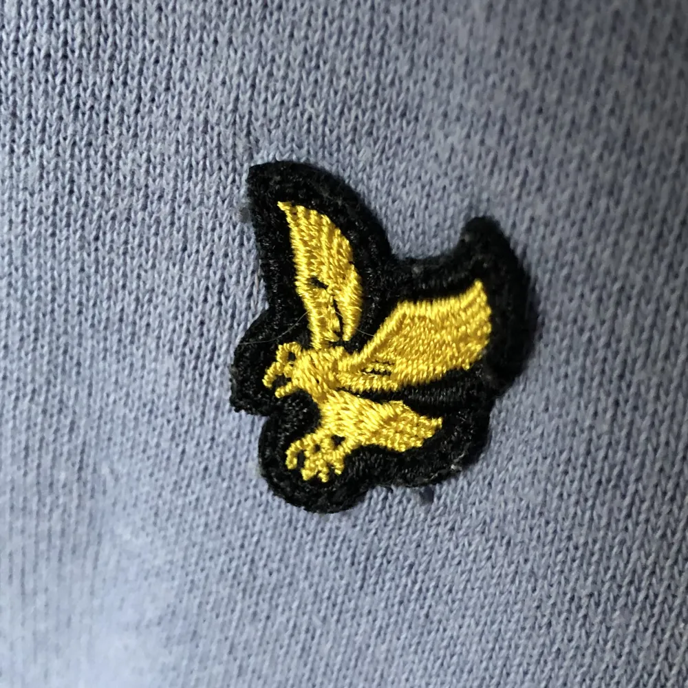 Säljer min fina Lyle & Scott sweatshirt. Bra skick. Storlek 14/15 years, storleken motsvarar ungefär Xs/S. Hör av dig vid minsta lilla fundering☺️👍. Tröjor & Koftor.