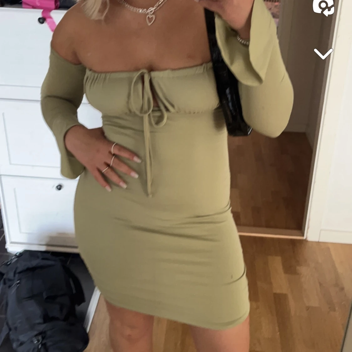 Ljusgrön klänning  - 90