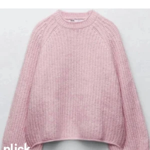 Rosa stickad tröja - Intressekoll!! Köpt här på plick men har därefter inte kommit till användning, nyskick.