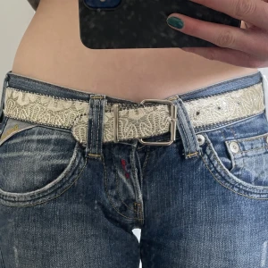 skärp - använd köp nu! guldigt skärp 90 cm (defekt som syns på andra bilden) 😽