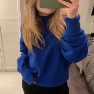 Stickad tröja  - Säljer min stickade tröja från  Other Stories storlek XS för att den inte har kommit till användning 💖