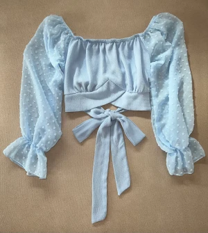 Blus - Pastell blå blus som använts endast en gång. Superfin och skön. 