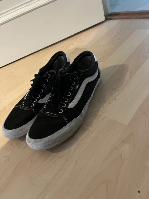 Vans skateskor  - Dem är använda men inget som märks vid användning Condition 7/10.