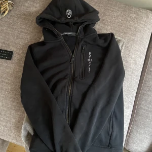 Sail racing zip hoodie - 9/10 skick då den är använd lite eftersom jag snabbt växte ur den. 