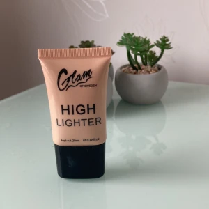 Highlighter - Säljer för 10kr plus 15kr frakt❤️😻Den är endast testad på ren hand☺️😻❤️