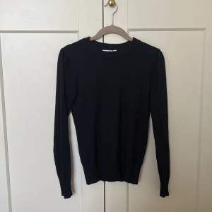 Säljer den här fina långärmade tröjan från Saint tropez i storlek XS!