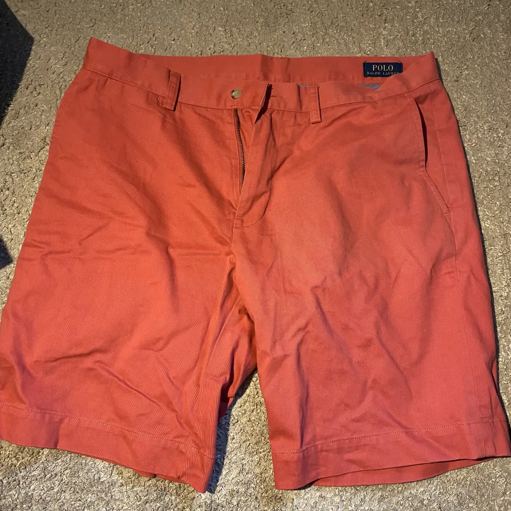 Korallfärgade shorts från Ralph Lauren. Shorts.