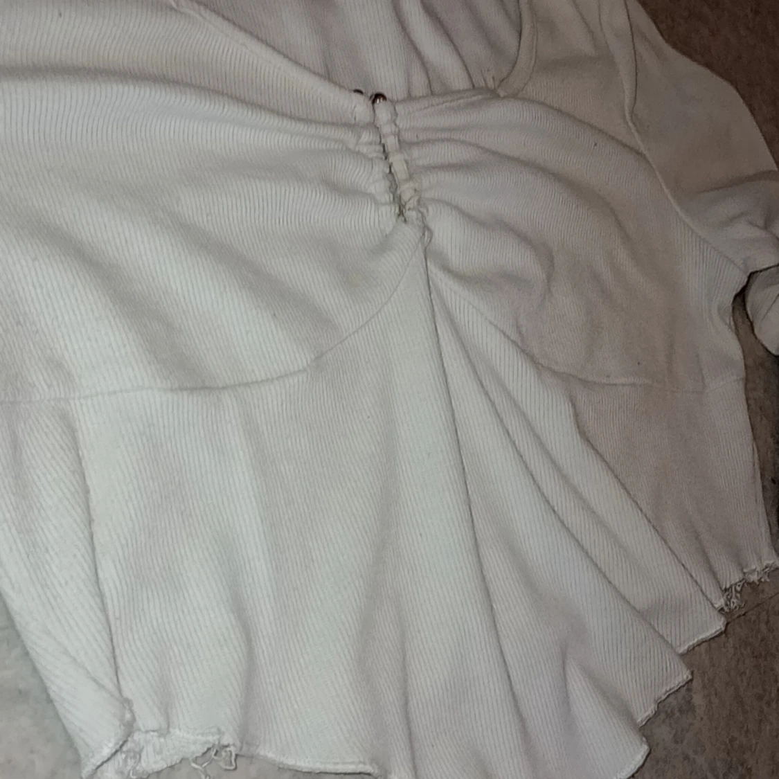 V-formad topp med utsvängd ärm - 90