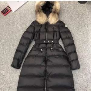 söker vinterjacka - söker en vinterjacka i denna stilen, beige eller svart