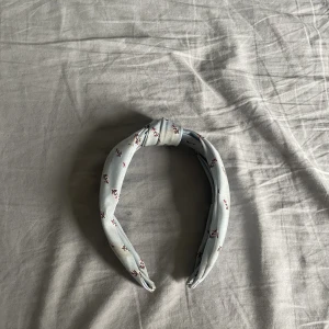 Diadeam - Fint diadem från vacker