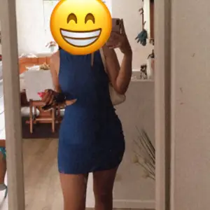 Blå klänning  (M)