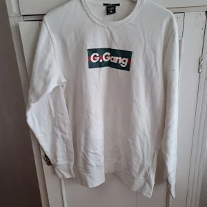 Sweatshirt  - Sweatshirt i gott skick 