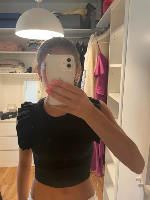 Svart zara topp - Säljer denna söta sommar topp från zara!💕