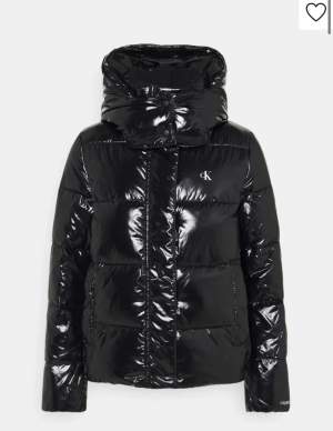 En vinter jacka från Calvin Klein, säljer då den är för liten för mig 💓