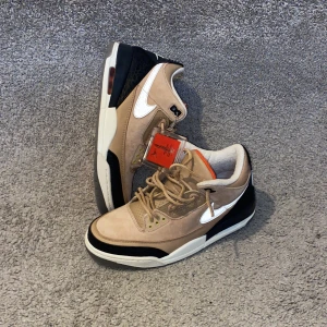 Jordan 3 Justin Timberlake bio beige - Helt oanvända Jordan 3 Justin Timberlake bio beige, riktigt sällsynta Jordan 3 i collab med Justin Timberlake.  Storlek 42.5. Allt og medföljer, box, kvitto, mm.