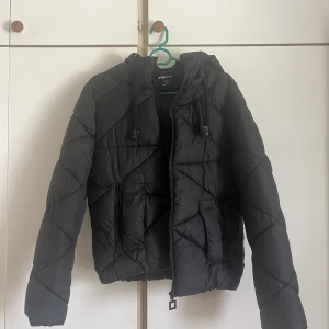 Jacka - Jacka med luva 