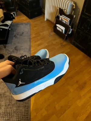 Jordans  - Säljer min jordans, storlek 41, 9/10.  Ångrade köper annars är det snygga med street stil 