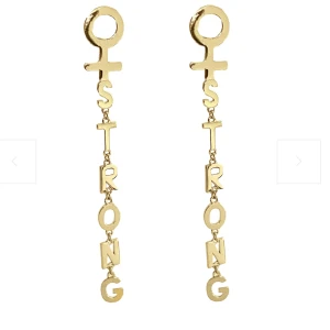 IOAKU - Örhängen från Izabellas kollektion för IAOKU. Du kan ta bort "STRONG"  och bara använda kvinnotecknet som en stud❤️ Helt nyskick, inga tecken på användning. Säljer pga dubbletter