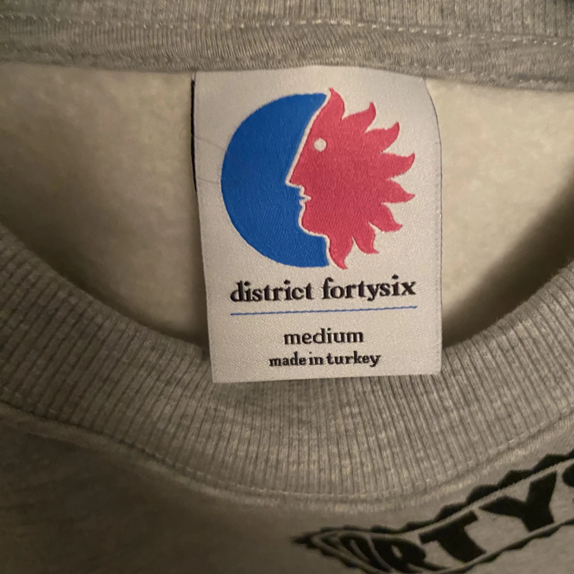 District 46 crewneck - 90