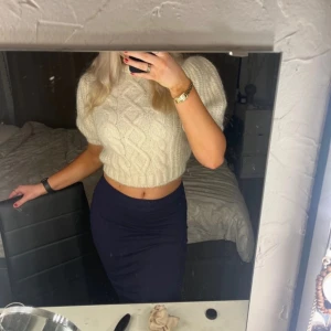 Stickad topp - Från zara storlek L, knappt använd 