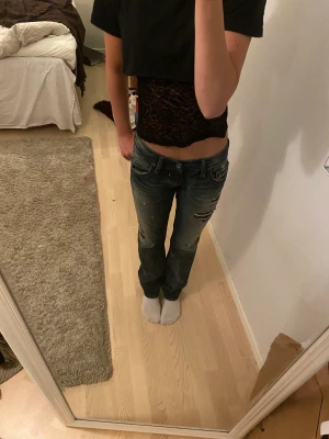 Diesel jeans - Säljer nu dessa snygga diesel jeans som tyvärr är för stora för mig,  jag är en stl xs men skulle säga att dom passar en s/m. Köpte dom för 600 kr och säljer dom nu för 300!🙌 hör av er vid fler bilder eller frågor.💞