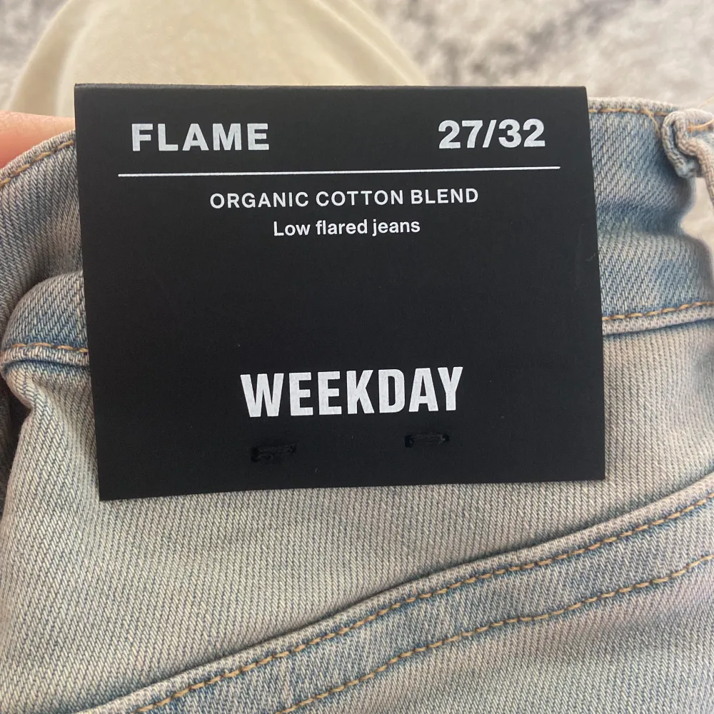 Superfina nya weekday jeans i modellen flame, low flared jeans😊. Jeans & Byxor.