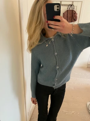 Stickad kofta  - Så himla fin stickad kofta i mohairull från märket mazing som aldrig kommit till användning och med lappen kvar❤️ nypris 699kr❤️