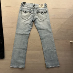 Oanvända Fräscha Trueys med fat stitching - Oanvända, nyskick alltså, skriv för mått eller fler bilder, Fraktar och kör meetup i stockholm. 