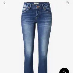 Säljer mina älskade LTB jeans då de tyvärr har blivit för små. 💞 De är i modellen Fallon. Kom privat för egna bilder! Nypris är 799kr på Aboutyou. 