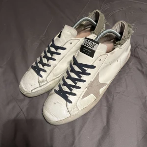 Golden goose - Inte jättebra skick, ksk va 7 elr 8/10. Men fetta skor iallafall