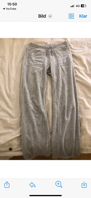 Juicy couture set - Säljer nu mitt gråa juicy sett för 1200. Byxorna är xs och tröjan s. Skriv vid intresse